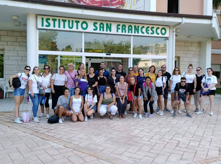 Vocational mobility group outside Istituto San Francesco in Italy
